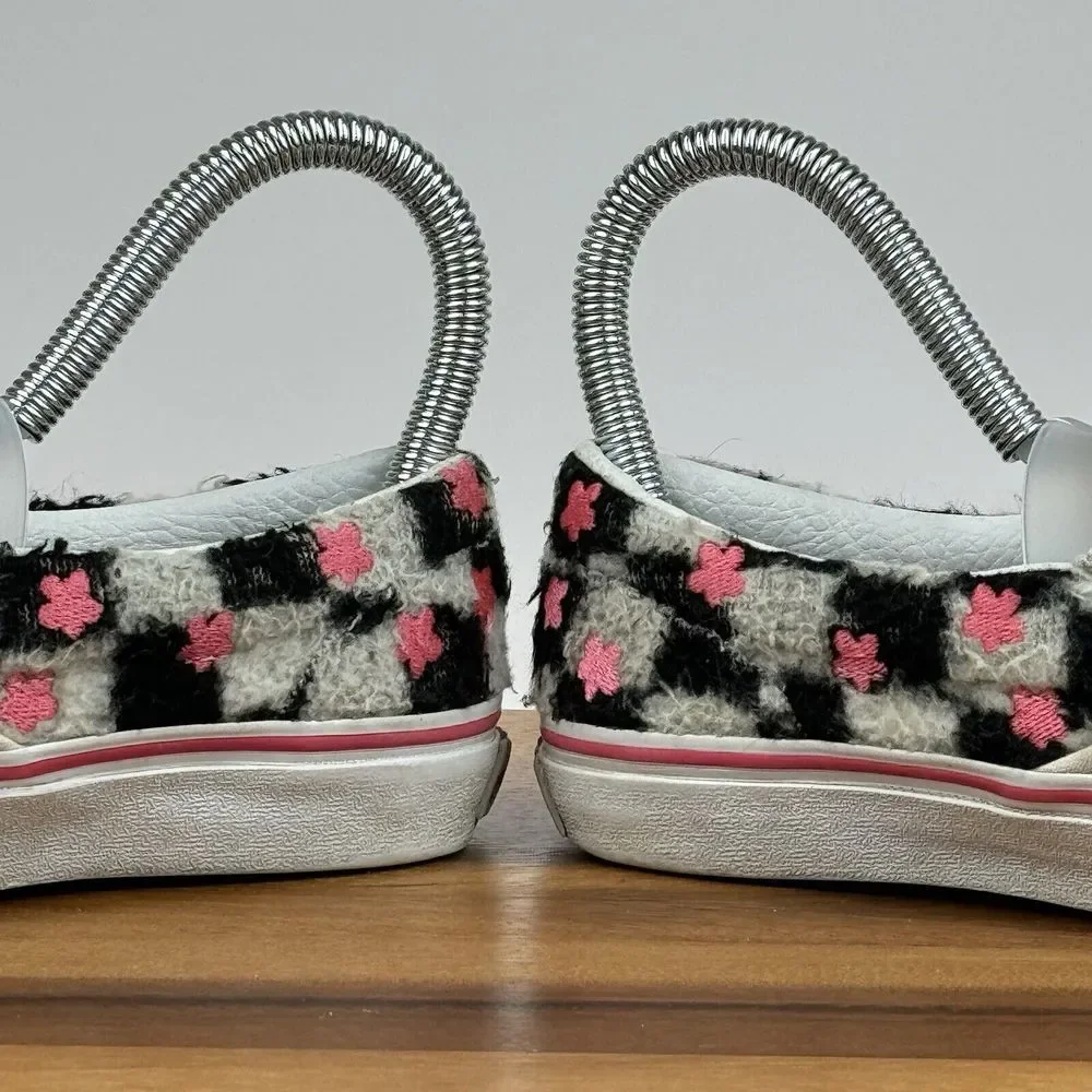 Big Kids Girls Vans Sherpa Classic Slip On Check Pink Flower Sneakers Size 1.5 Y